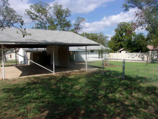 900 E WALLACE ST, LLANO, TX 78643, photo 4 of 22