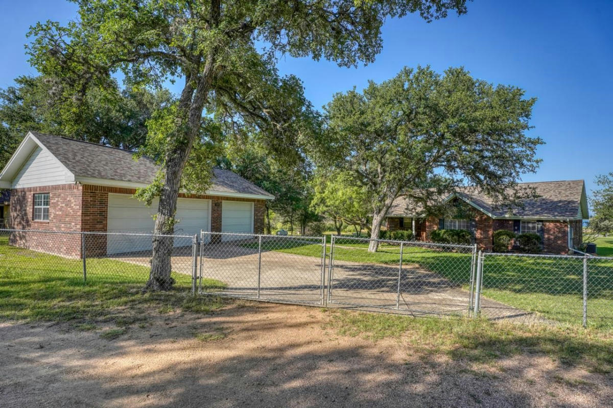 220 W LAKECREST DR, BLUFFTON, TX 78607, photo 1 of 28